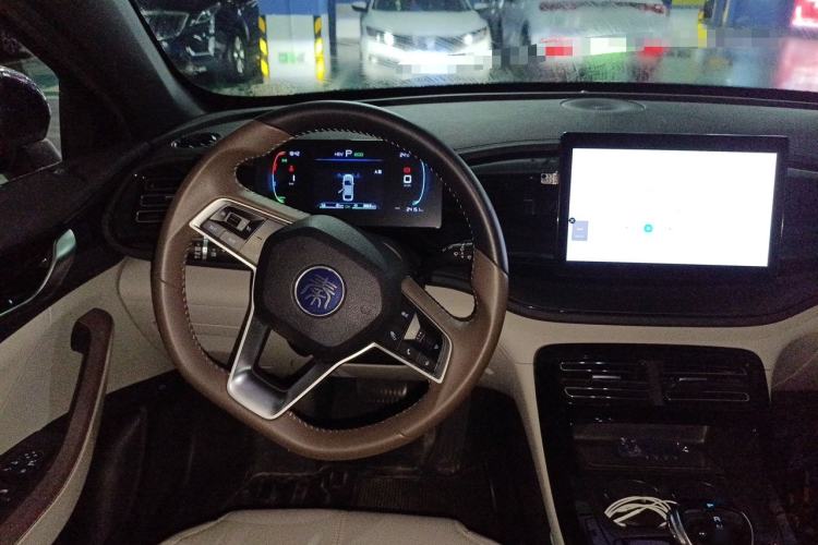 Used BYD Qin PLUS 2023 Champion Edition DM-i 55KM Leading Model Steering Wheel
