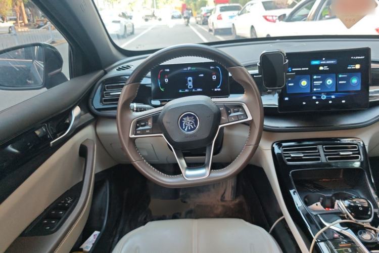 Used BYD Qin PLUS 2023 Champion Edition DM-i 55KM Leading Model Steering Wheel
