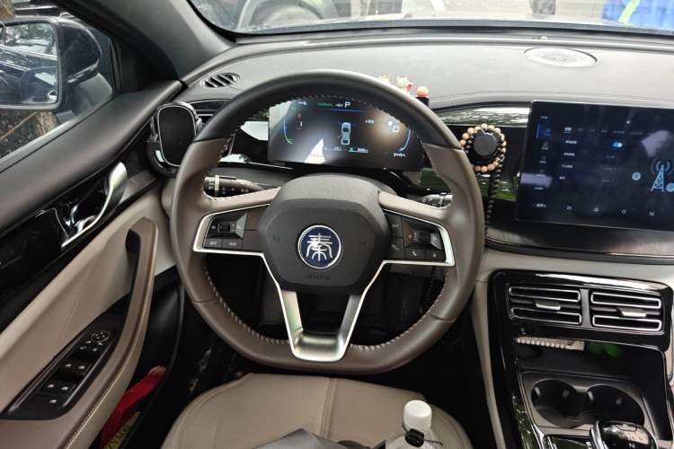 Used BYD Qin PLUS 2023 Champion Edition DM-i 55KM Leading Model Steering Wheel