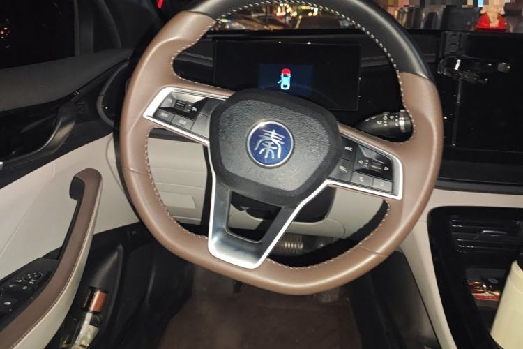 Used BYD Qin PLUS 2023 Champion Edition DM-i 55KM Leading Model Steering Wheel