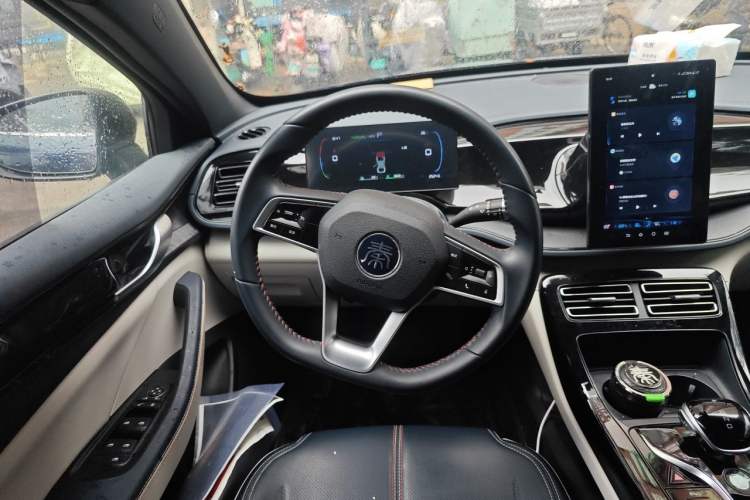 Used BYD Qin PLUS 2023 Champion Edition DM-i 55KM Leading Model Steering Wheel
