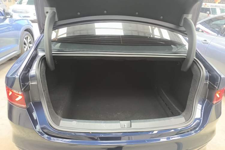 Used BYD Qin PLUS 2023 Champion Edition DM-i 55KM Leading Model Trunk