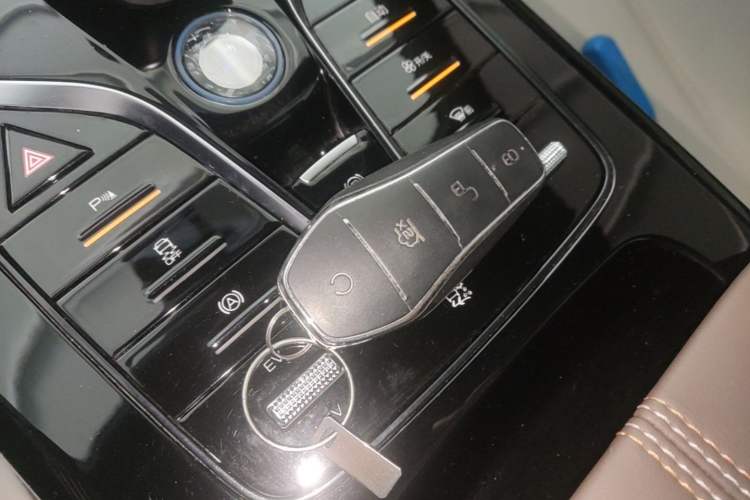 Used BYD Qin PLUS 2023 Champion Edition DM-i 55KM Leading Model Vehicle Key