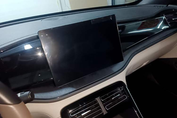 Used BYD Qin PLUS 2023 Champion Edition DM-i 55KM Leading Model Audio And AC Panel