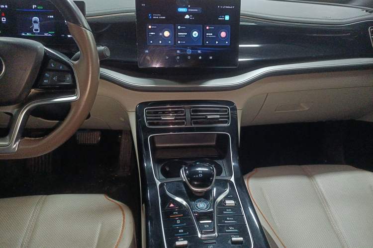 Used BYD Qin PLUS 2023 Champion Edition EV 420KM Leading Model Audio And AC Panel