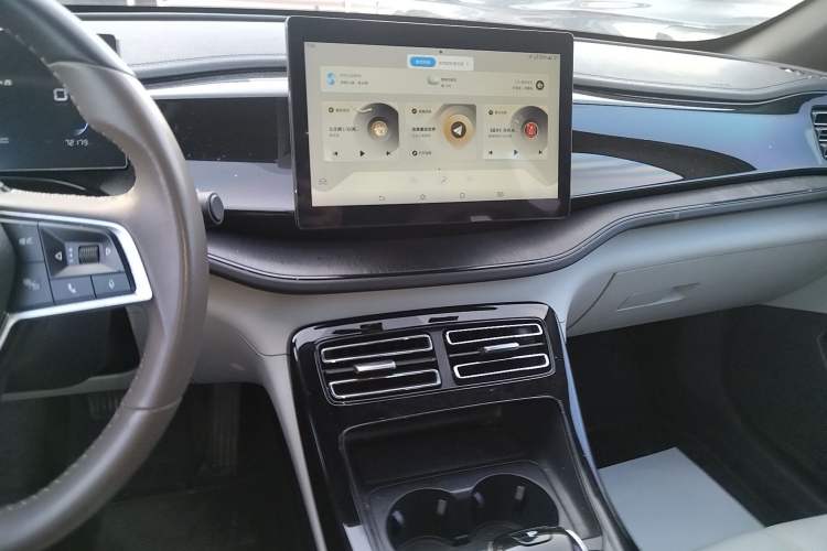 Used BYD Qin PLUS 2023 Champion Edition DM-i 55KM Leading Model Audio And AC Panel