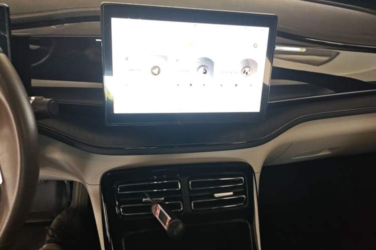 Used BYD Qin PLUS 2023 Champion Edition DM-i 55KM Leading Model Audio And AC Panel