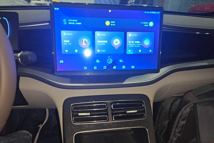 Used BYD Qin PLUS 2023 Champion Edition DM-i 120KM Beyond Model Audio And AC Panel