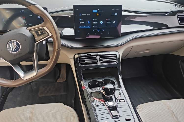 Used BYD Qin PLUS 2023 Champion Edition DM-i 55KM Leading Model Audio And AC Panel