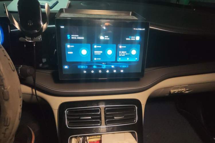 Used BYD Qin PLUS 2023 Champion Edition DM-i 120KM Leading Model Audio And AC Panel