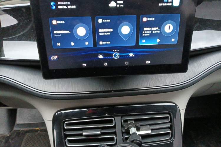 Used BYD Qin PLUS 2023 Champion Edition DM-i 55KM Leading Model Audio And AC Panel