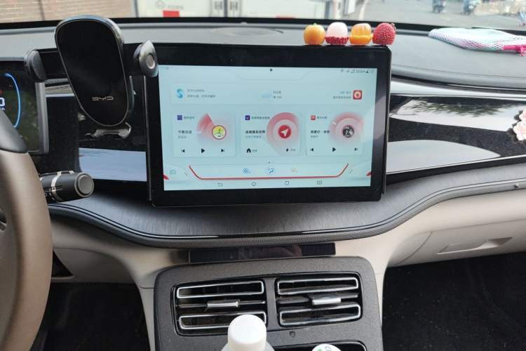 Used BYD Qin PLUS 2023 Champion Edition DM-i 55KM Leading Model Audio And AC Panel