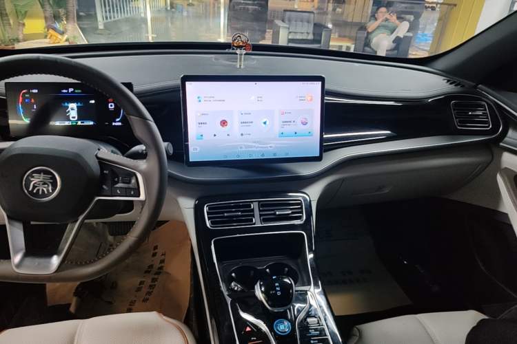 Used BYD Qin PLUS 2023 Champion Edition DM-i 120KM Beyond Model Audio And AC Panel