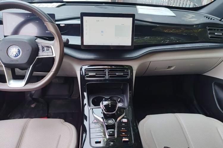 Used BYD Qin PLUS 2023 Champion Edition DM-i 55KM Leading Model Audio And AC Panel