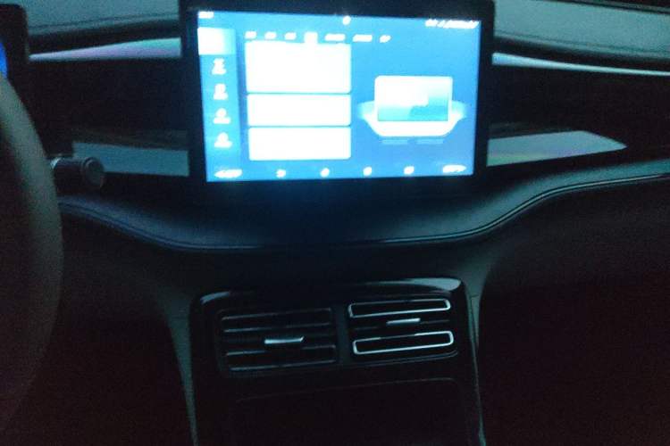 Used BYD Qin PLUS 2023 Champion Edition DM-i 55KM Leading Model Audio And AC Panel