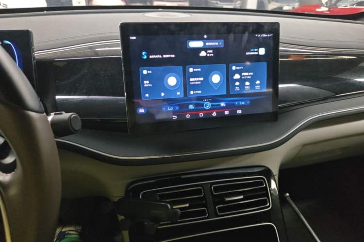 Used BYD Qin PLUS 2023 Champion Edition EV 510KM Leading Model Audio And AC Panel