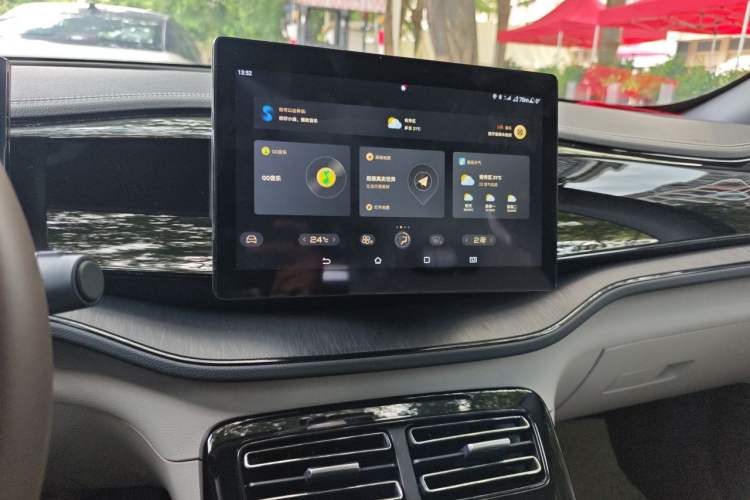 Used BYD Qin PLUS 2023 Champion Edition DM-i 55KM Leading Model Audio And AC Panel