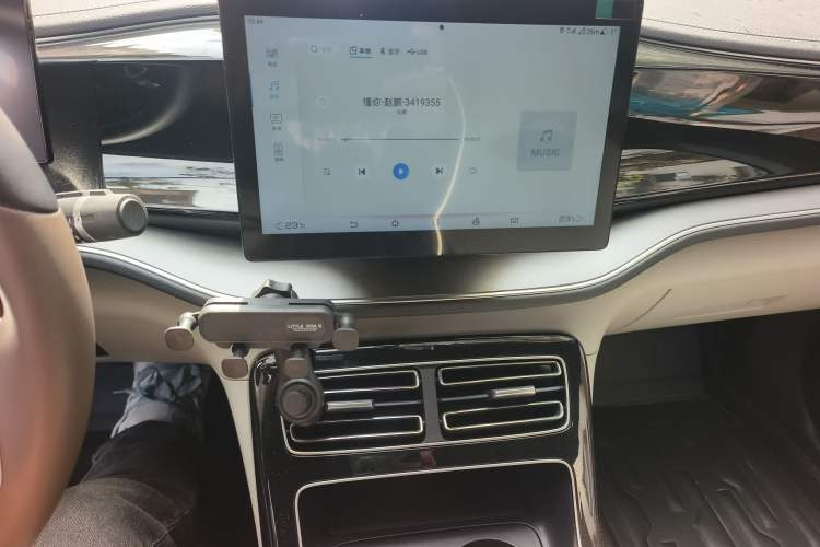 Used BYD Qin PLUS 2023 Champion Edition EV 420KM Leading Model Audio And AC Panel