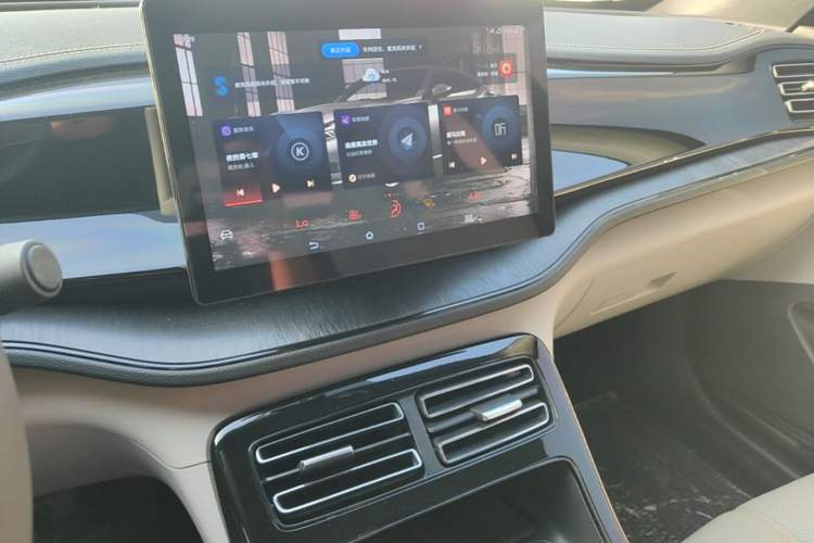 Used BYD Qin PLUS 2023 Champion Edition DM-i 55KM Leading Model Audio And AC Panel
