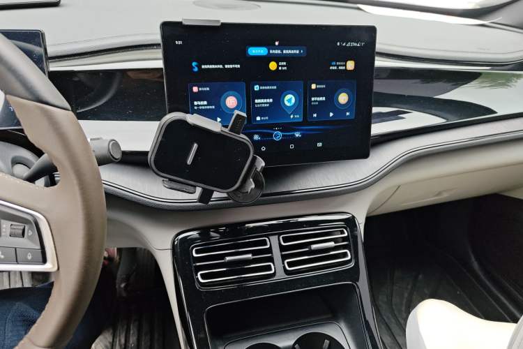 Used BYD Qin PLUS 2023 Champion Edition DM-i 55KM Leading Model Audio And AC Panel