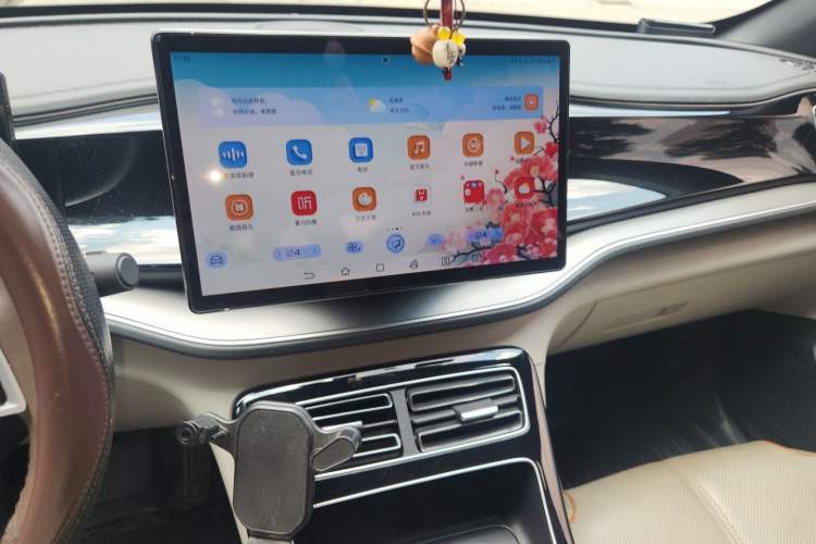 Used BYD Qin PLUS 2023 Champion Edition DM-i 120KM Beyond Model Audio And AC Panel