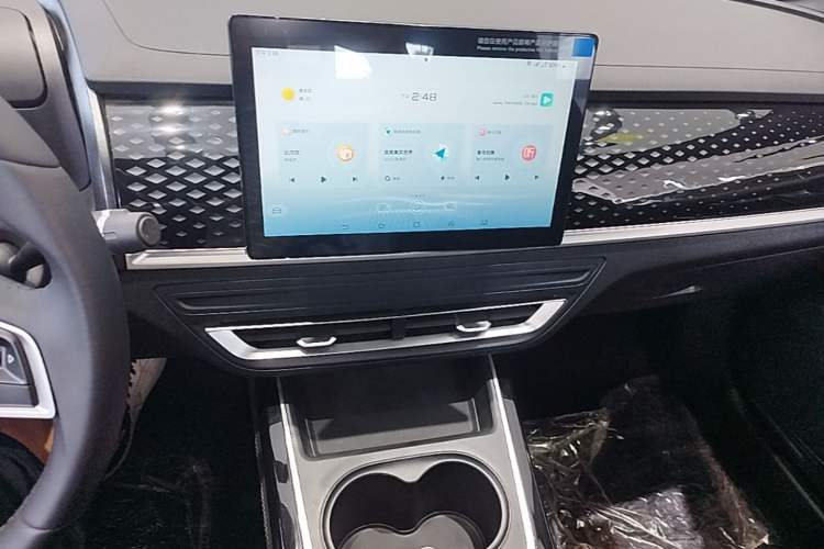 Used BYD Qin PLUS 2023 EV 510KM Travel Edition Audio And AC Panel