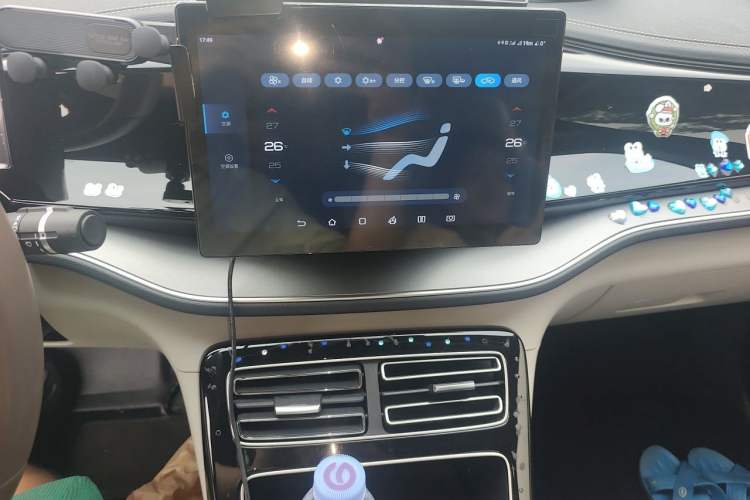 Used BYD Qin PLUS 2023 Champion Edition DM-i 120KM Leading Model Audio And AC Panel