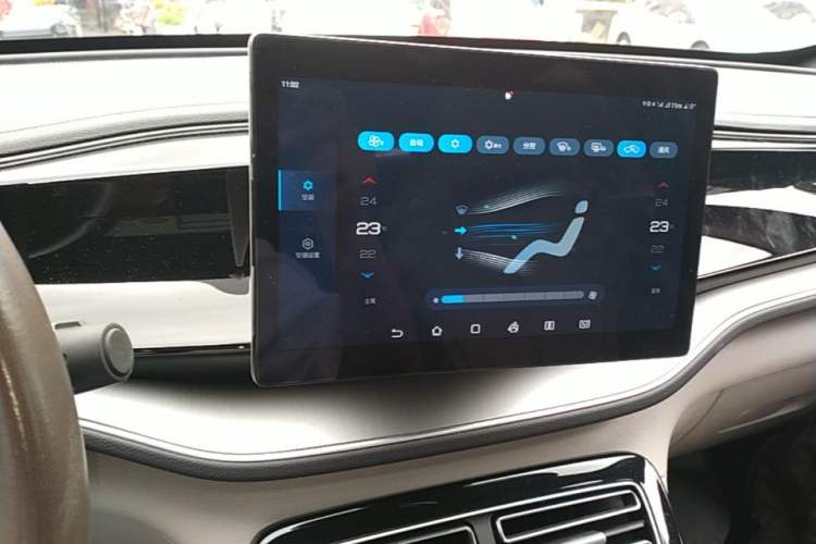 Used BYD Qin PLUS 2023 Champion Edition DM-i 120KM Leading Model Audio And AC Panel