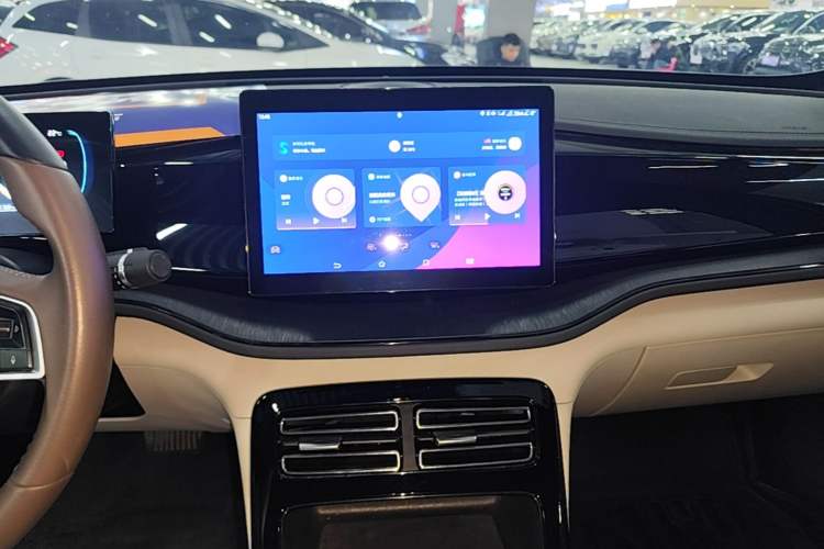 Used BYD Qin PLUS 2023 Champion Edition DM-i 55KM Leading Model Audio And AC Panel