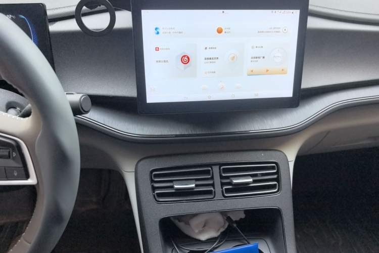Used BYD Qin PLUS 2023 Champion Edition DM-i 55KM Leading Model Audio And AC Panel