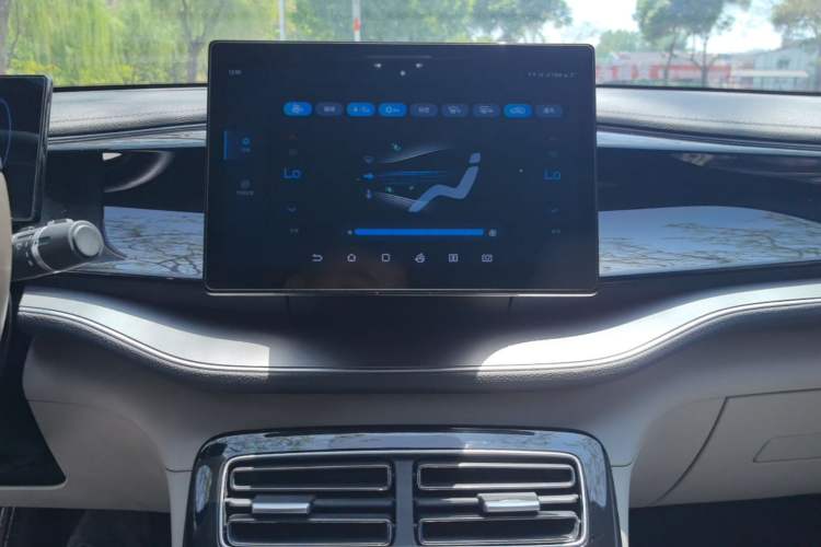 Used BYD Qin PLUS 2023 Champion Edition EV 510KM Leading Model Audio And AC Panel