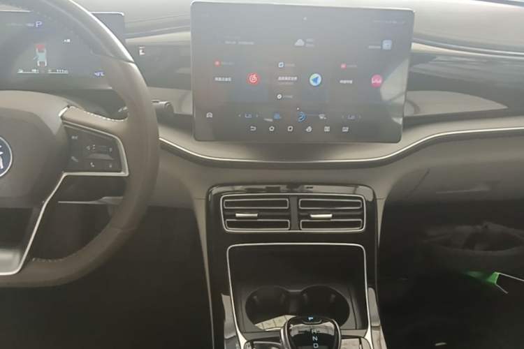 Used BYD Qin PLUS 2023 Champion Edition DM-i 120KM Excellence Model Audio And AC Panel