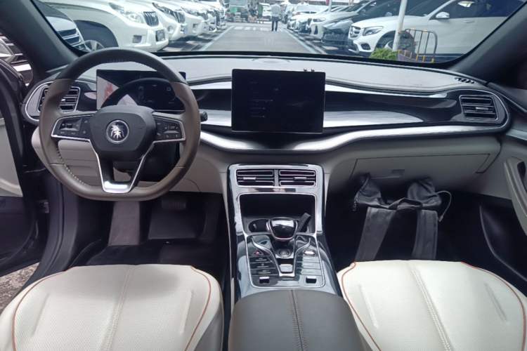 Used BYD Qin PLUS 2023 Champion Edition DM-i 55KM Superior Model Center Console