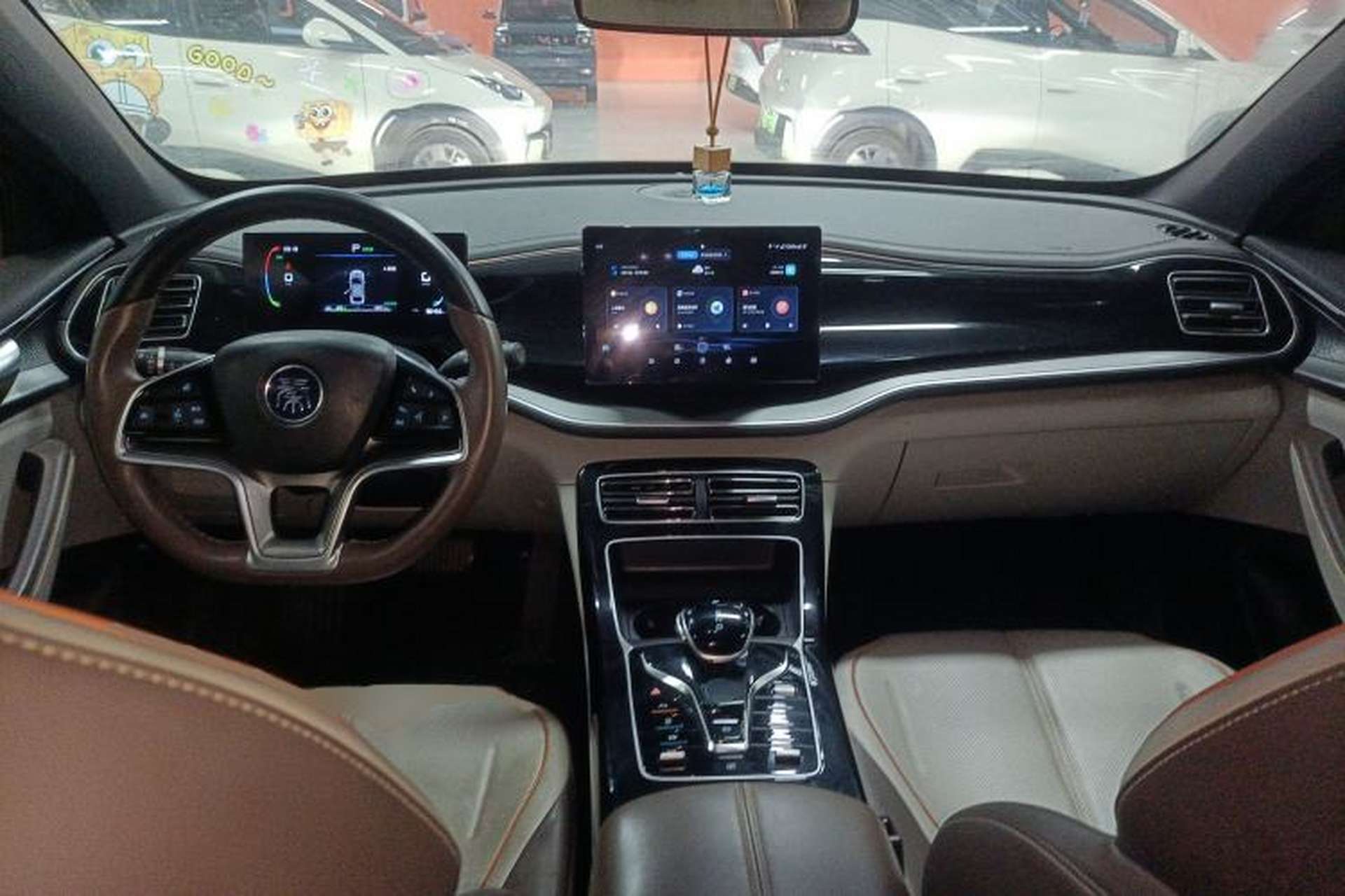 Used BYD Qin PLUS 2023 Champion Edition EV 420KM Leading Model Center Console