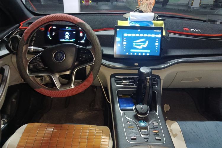 Used BYD Qin PLUS 2023 Champion Edition EV 510KM Beyond Model Center Console