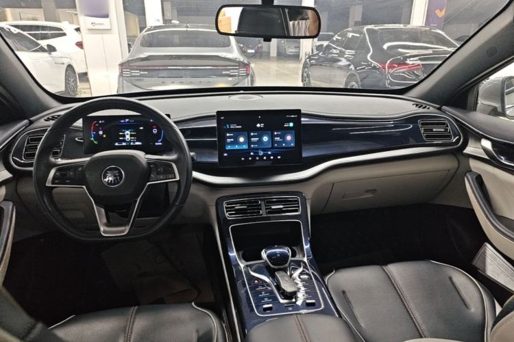 Used BYD Qin PLUS 2023 Champion Edition DM-i 120KM Leading Model Center Console