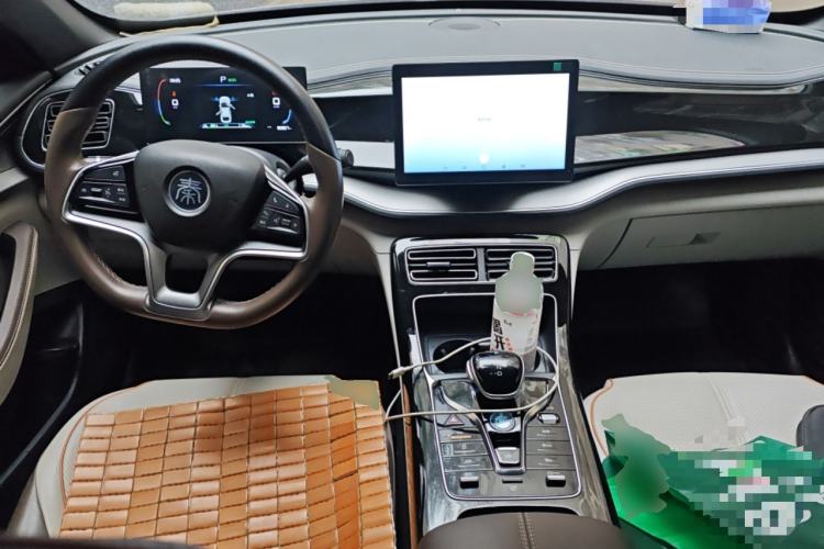 Used BYD Qin PLUS 2023 Champion Edition EV 420KM Leading Model Center Console