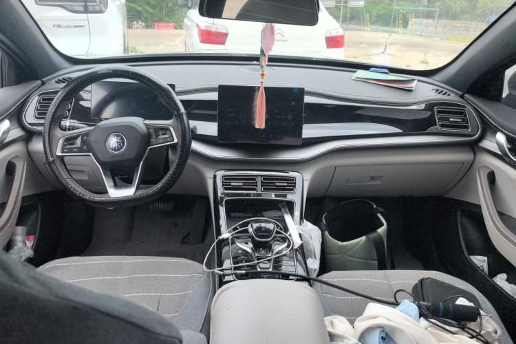 Used BYD Qin PLUS 2023 Champion Edition DM-i 55KM Superior Model Center Console
