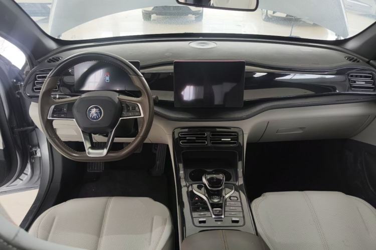 Used BYD Qin PLUS 2023 Champion Edition DM-i 55KM Leading Model Center Console