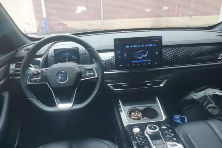 Used BYD Qin PLUS 2023 EV 510KM Travel Edition Center Console