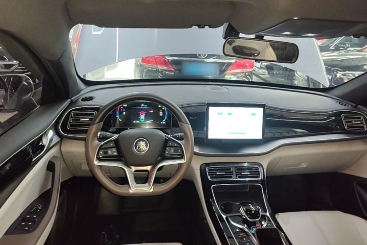 Used BYD Qin PLUS 2023 Champion Edition EV 510KM Leading Model Center Console