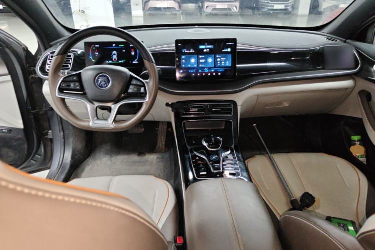 Used BYD Qin PLUS 2023 Champion Edition EV 510KM Leading Model Center Console