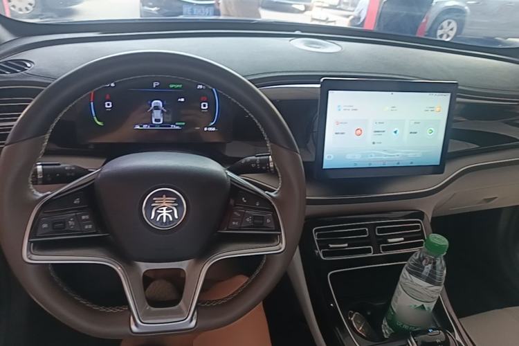 Used BYD Qin PLUS 2023 Champion Edition EV 420KM Leading Model Center Console