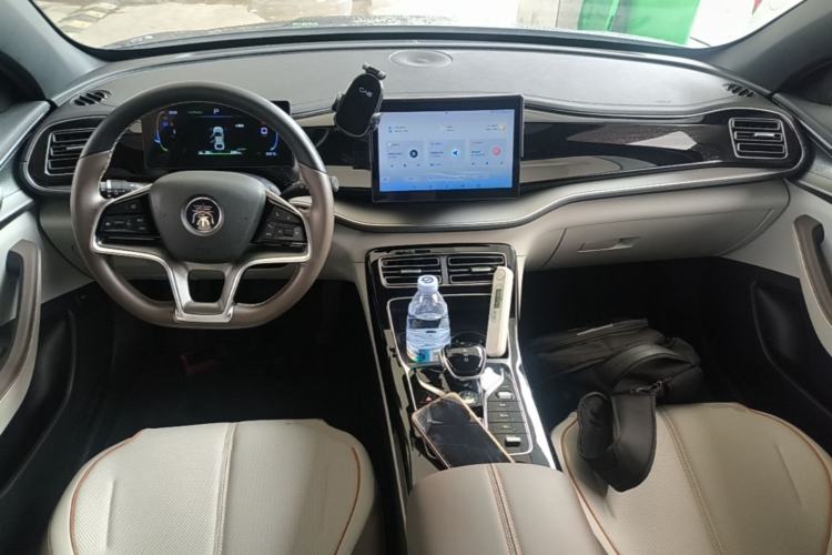 Used BYD Qin PLUS 2023 Champion Edition EV 420KM Leading Model Center Console