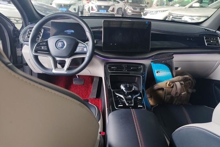 Used BYD Qin PLUS 2023 Champion Edition EV 510KM Excellence Model Center Console