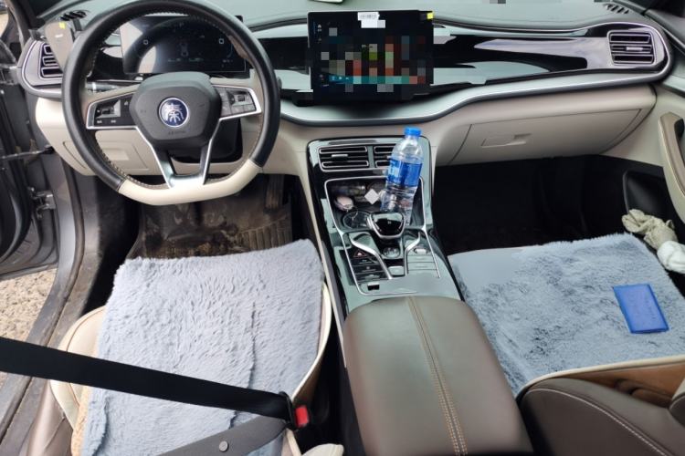 Used BYD Qin PLUS 2023 Champion Edition DM-i 120KM Leading Model Center Console