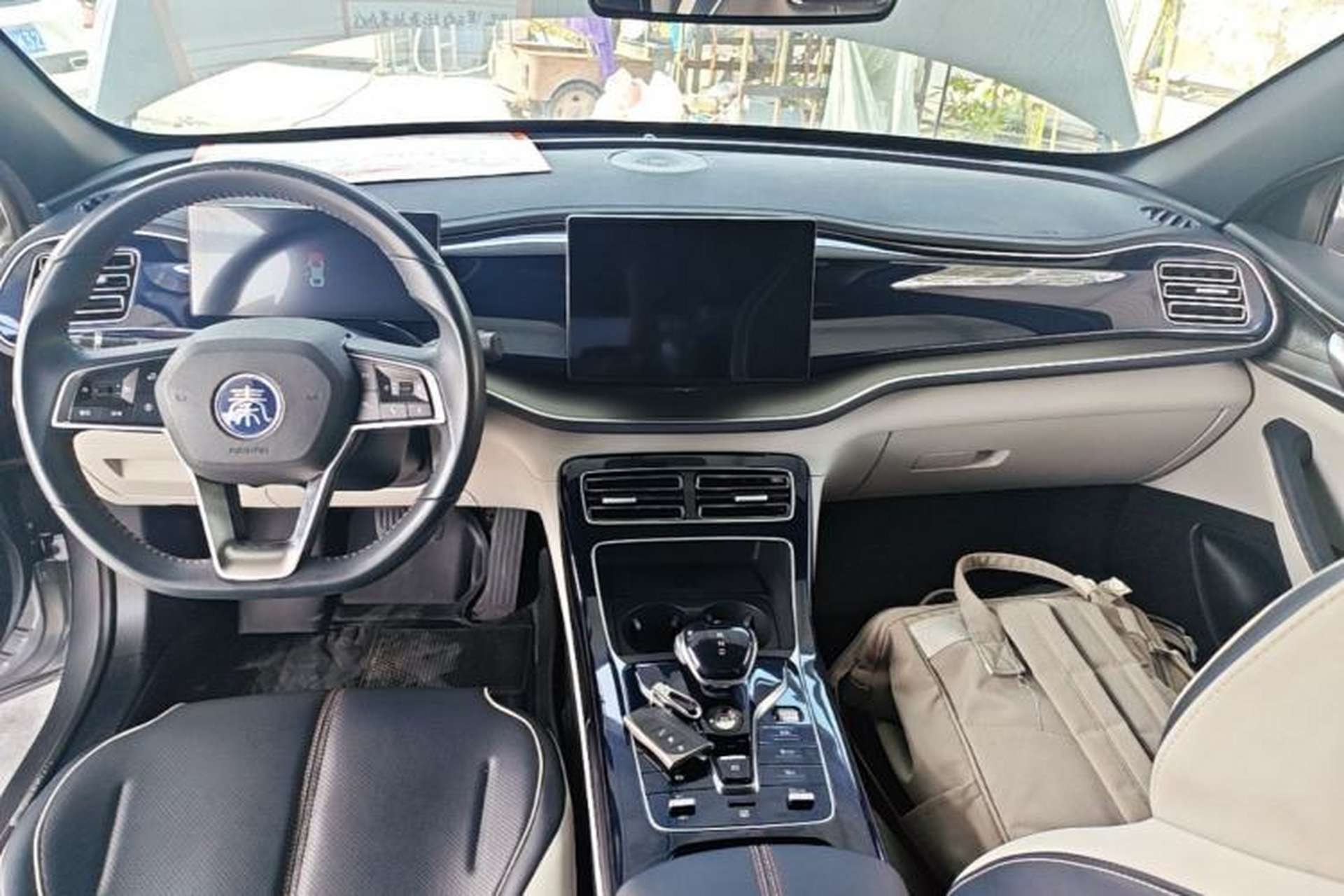 Used BYD Qin PLUS 2023 Champion Edition DM-i 55KM Superior Model Center Console