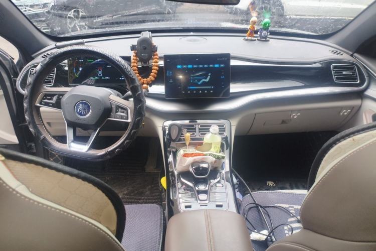 Used BYD Qin PLUS 2023 Champion Edition DM-i 120KM Leading Model Center Console