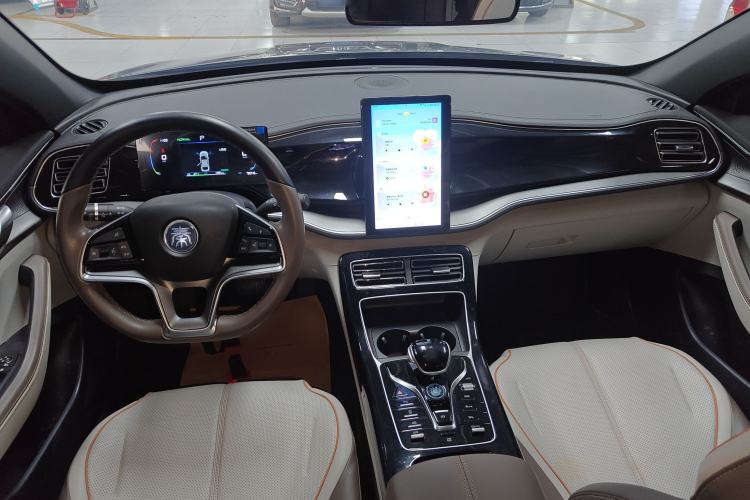 Used BYD Qin PLUS 2023 Champion Edition EV 420KM Leading Model Center Console