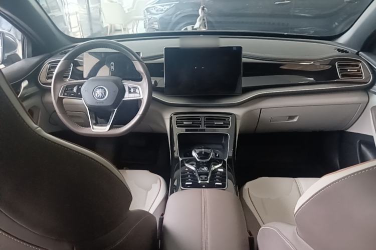 Used BYD Qin PLUS 2023 Champion Edition DM-i 120KM Beyond Model Center Console